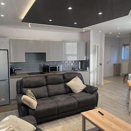 1 Bedroom Flat, Fully Furnished Кінгстон-апон-Галл Екстер'єр фото