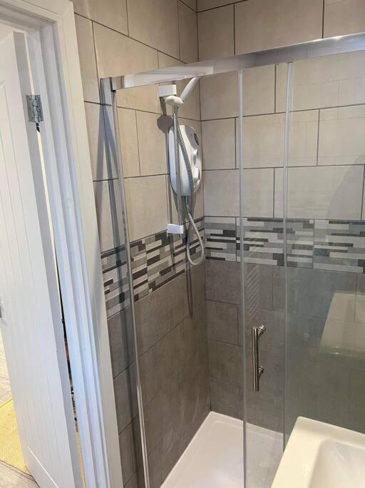 1 Bedroom Flat, Fully Furnished Кінгстон-апон-Галл Екстер'єр фото